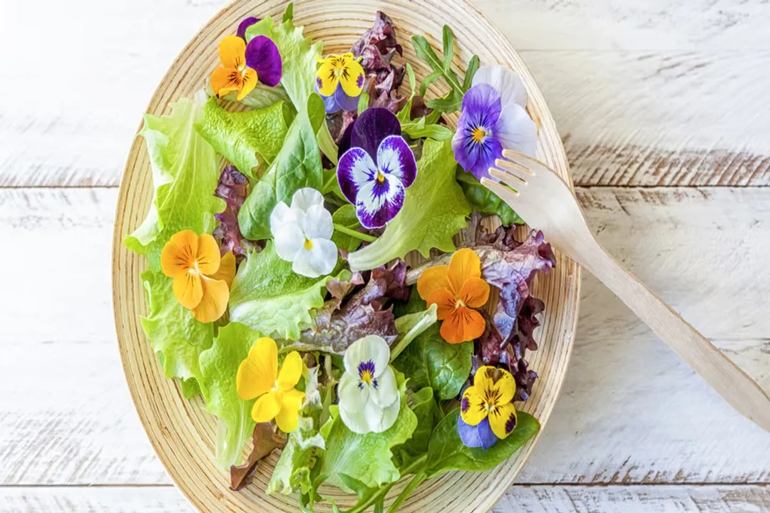 What is a list of edible flowers?, Essential Precautions