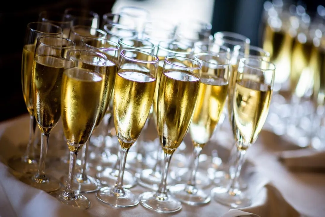 What is poor man's Champagne?, The Authority of Origin