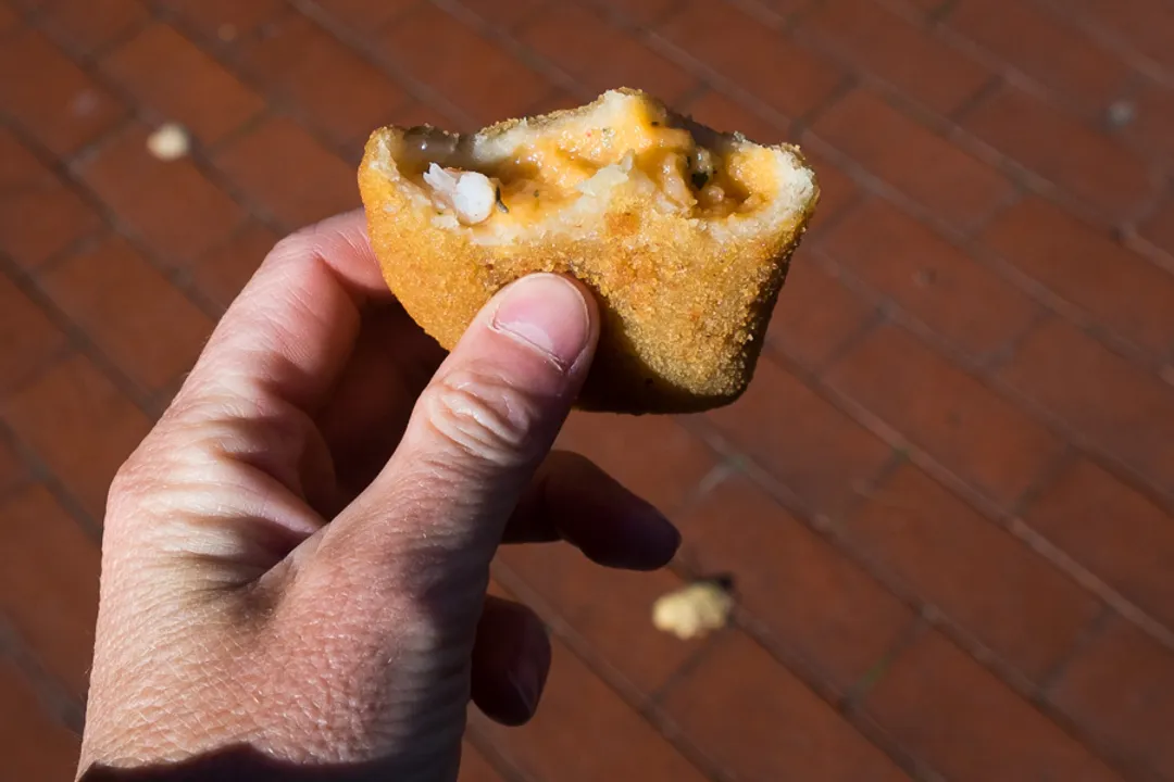 What is the traditional food of Porto?