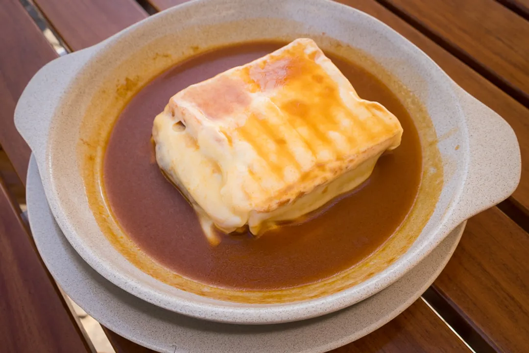 What is the traditional food of Porto?, Coastal Influence Cod