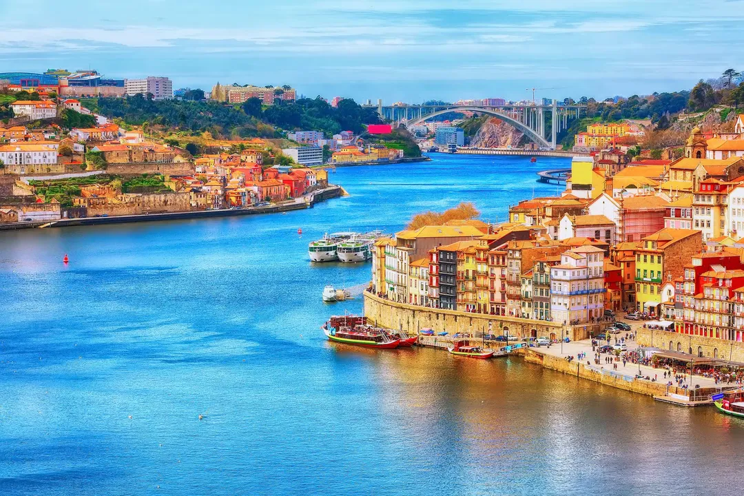 What wine is Porto known for?, Maturation Differences