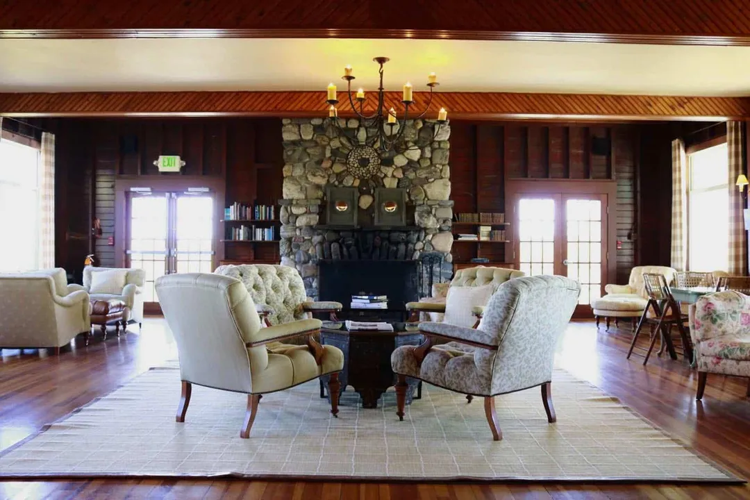 Do Hospitality Jobs Require Experience?