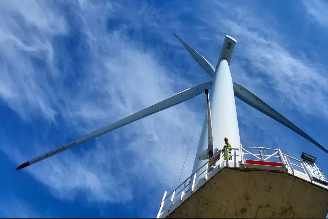 What careers are available in offshore wind energy?, Project Stages
