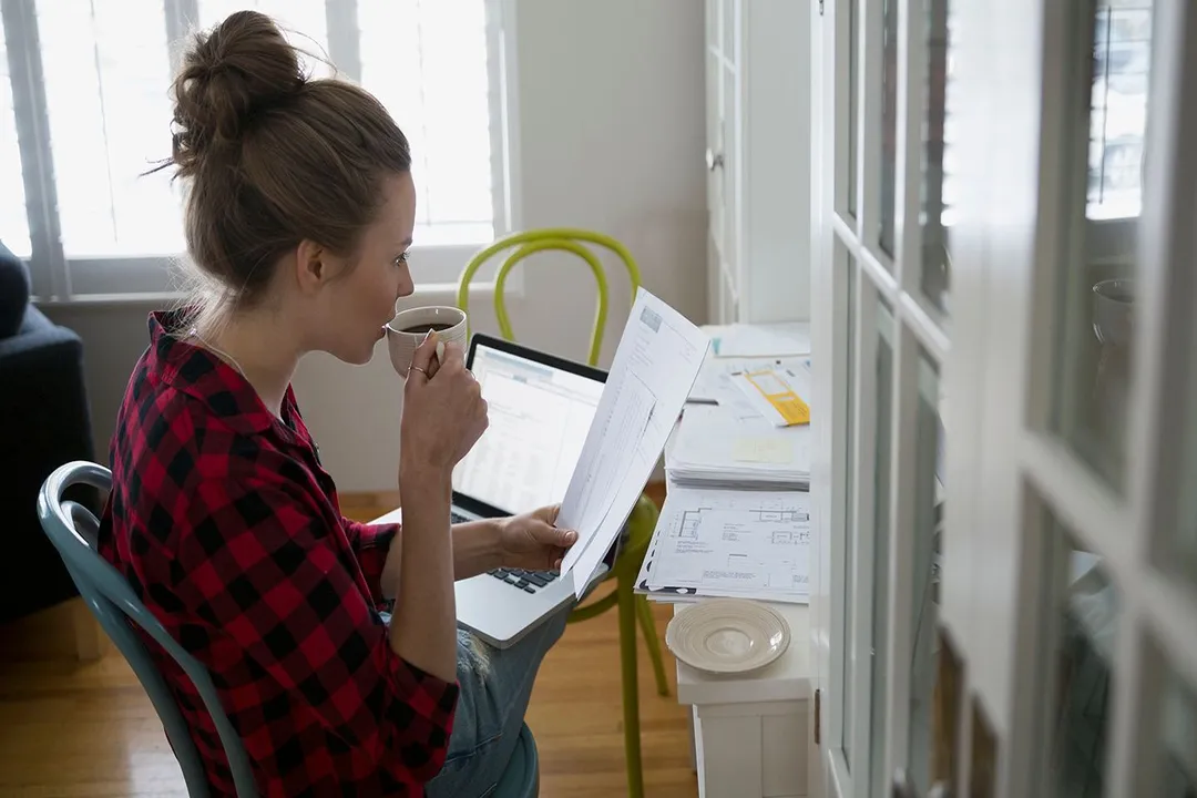 What is the best time of day to apply for a job?