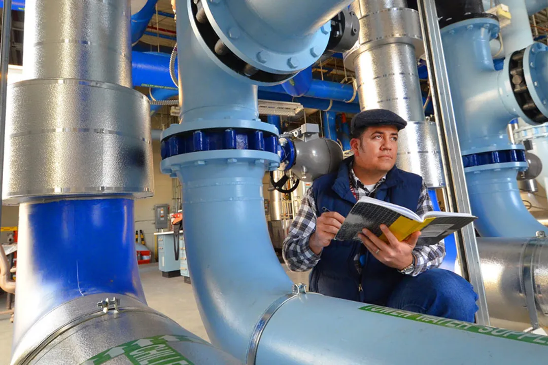 What jobs exist in public innovation labs?, Contrasting Lab Environments