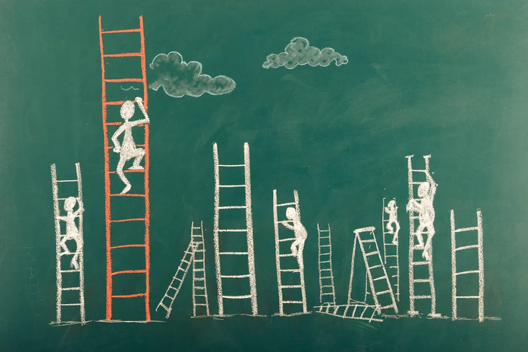 What roles exist in real-world evidence analytics?, Leadership and Oversight Roles