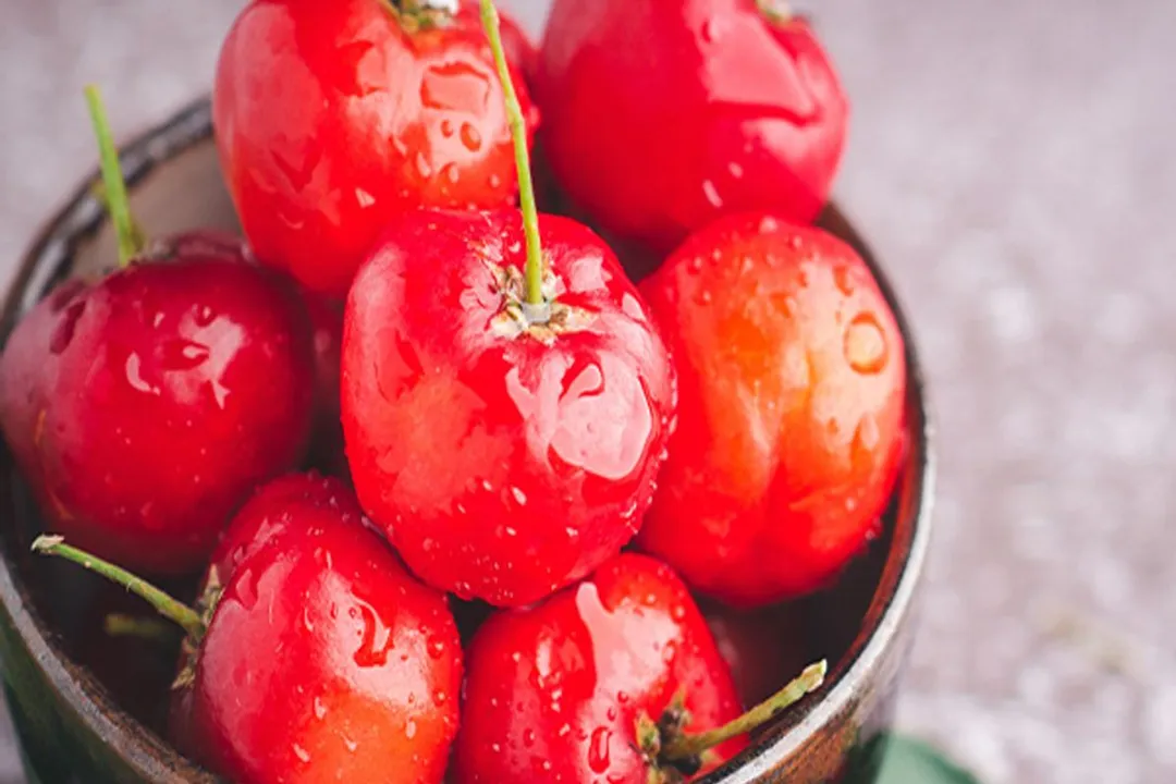 Does acerola have side effects?