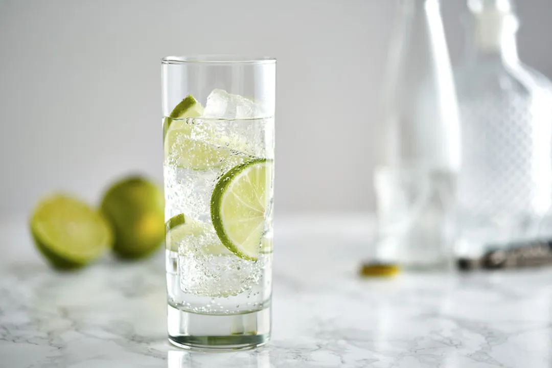 Is it OK to drink sparkling water everyday?, Gas Bubbles