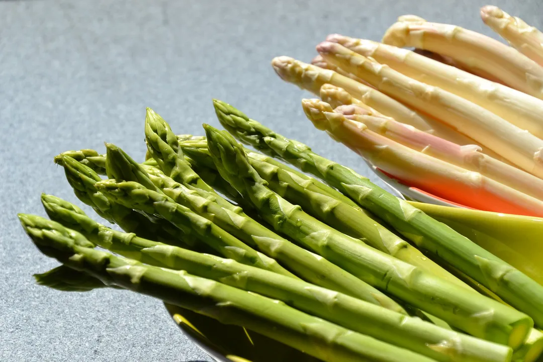 Which type of asparagus is the healthiest?, Color Basis