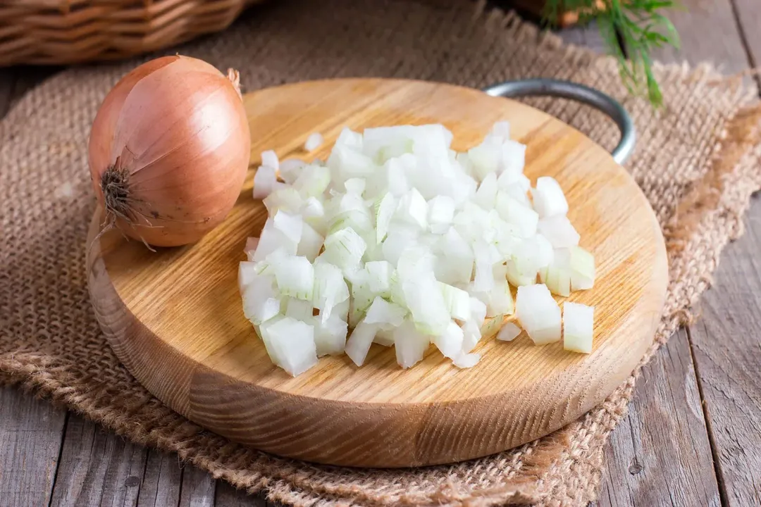 Do raw onions detox the liver?