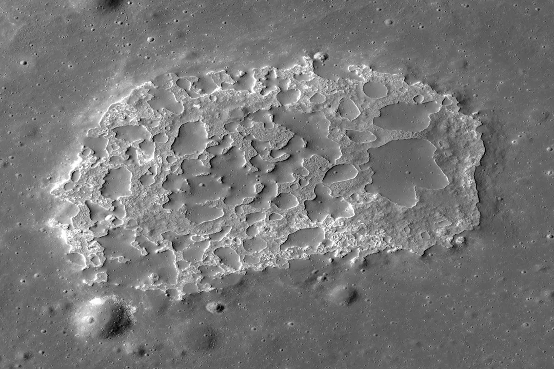 Were there volcanoes on the Moon when dinosaurs were alive?