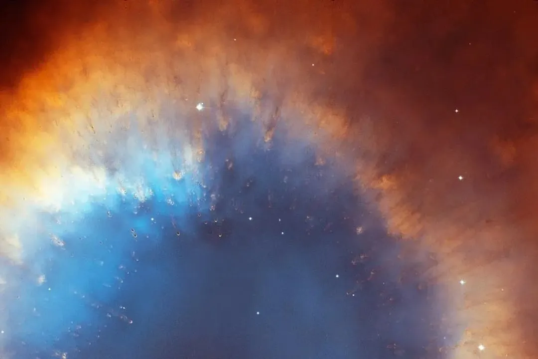 What is the largest planetary nebula?